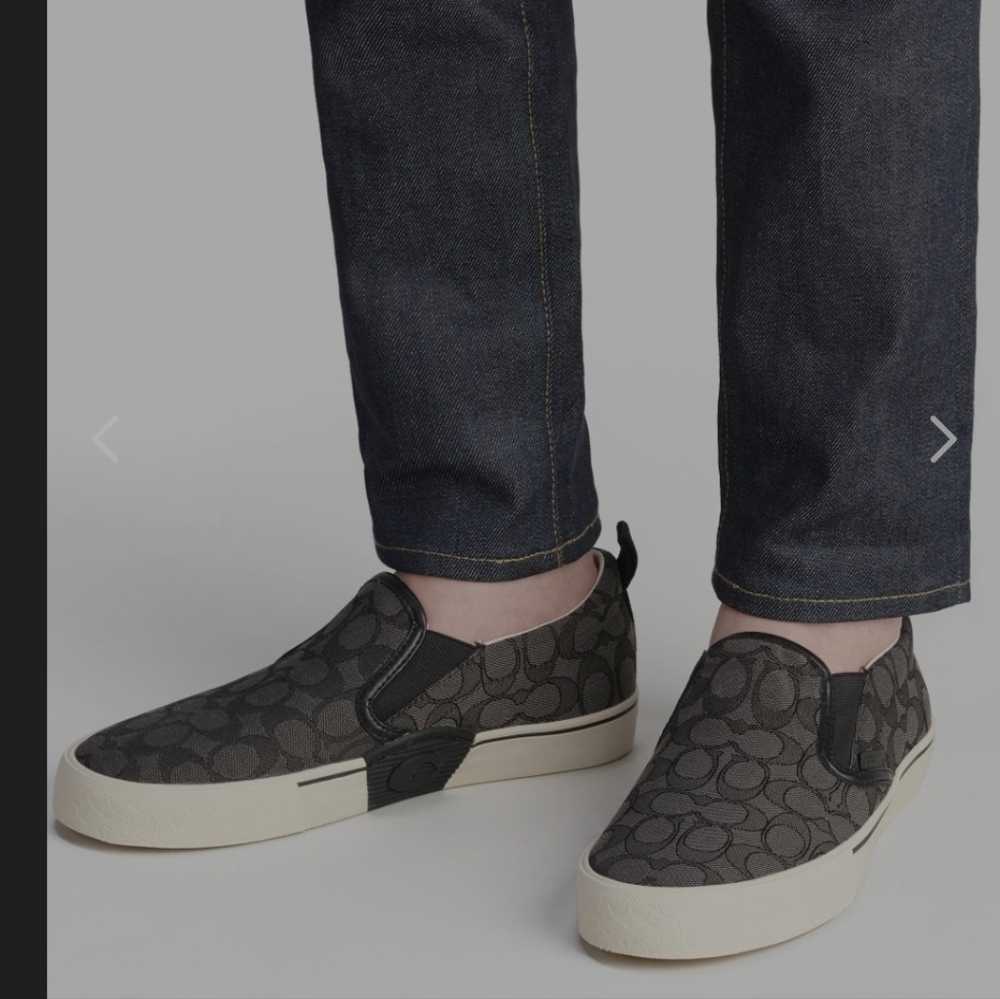 🌸Coach Slip-On Sneakers with Signature‎ Pattern